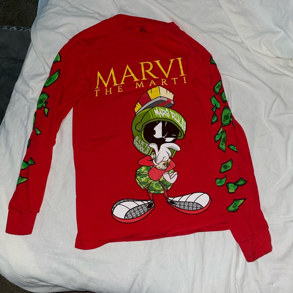 Graphic looney tunes long sleeve shirt